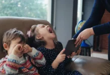 Таранова и Наумова рассказали о защите детей от гаджетов taranova i naumova rasskazali o zashhite detej ot gadzhetov-pux-su-0