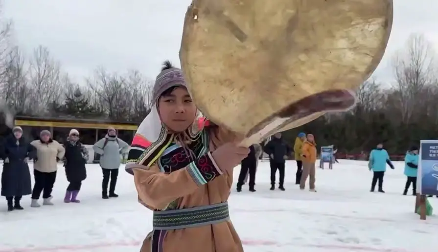 Удэгейский праздник &quotВа:кчай ни&quot Стоп-кадр из видео ТГ-канала Олега Кожемяко (18+)