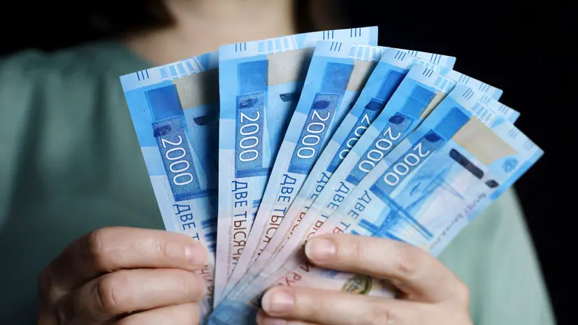 Часть россиян получат детские пособия за май раньше