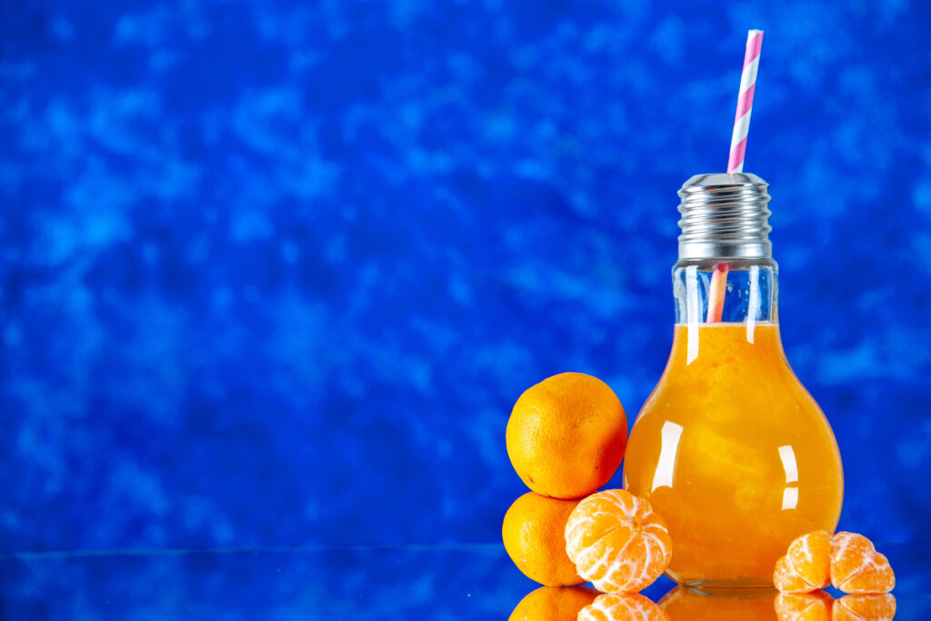 Fanta в бутылке в виде лампочки
