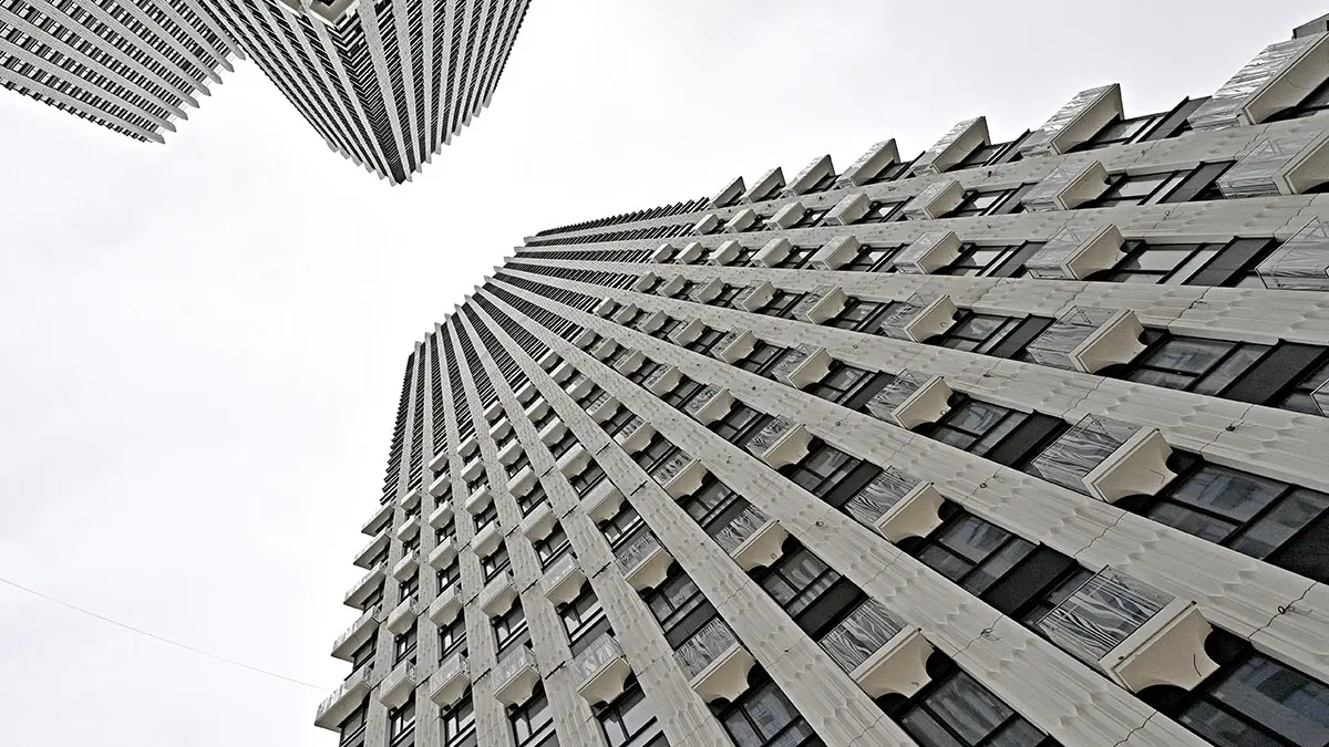 «Ловител» разрешил другим провайдерам размещать сети в домах ПИК