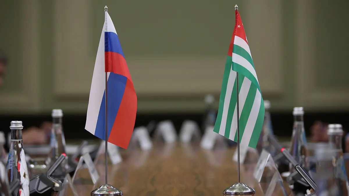 Дети из России до 14 лет смогут посещать Абхазию по свидетельству о рождении