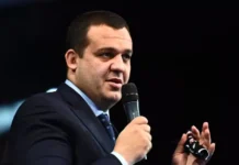 Умар Кремлёв уверен в московском бое Бивол-Бетербиев umar kremlyov uveren v moskovskom boe bivolbeterbiev-pux-su-0