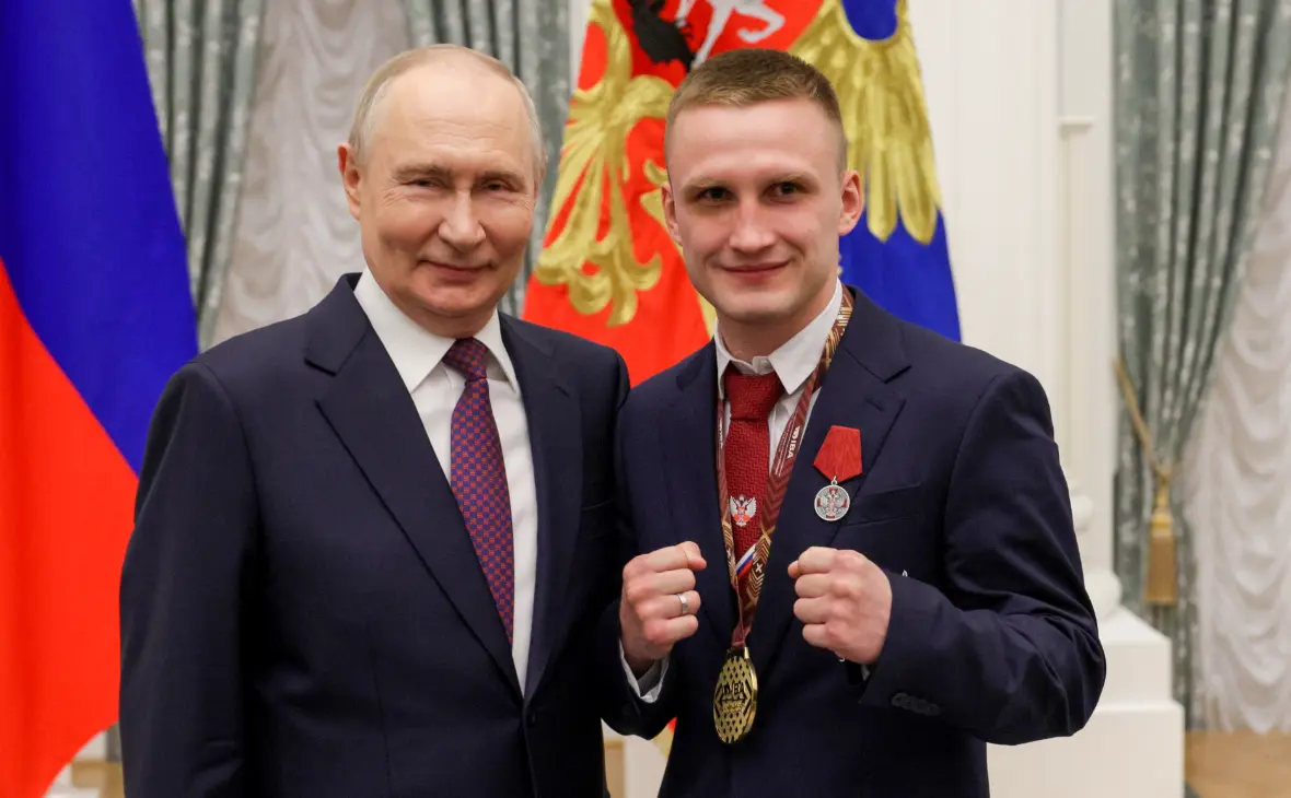 Владимир Путин и Всеволод Шумков (Гавриил Григоров / пресс-служба президента России / ТАСС)