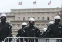 Белград и Нови-Сад – протестующие и полиция наводят порядок в Сербии belgrad i novisad protestuyushhie i policziya navodyat poryadok v serbii-pux-su-0
