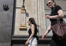 gidrometczentr rossii soobshhil o teple i solnechnoj pogode v moskve-pux-su-0