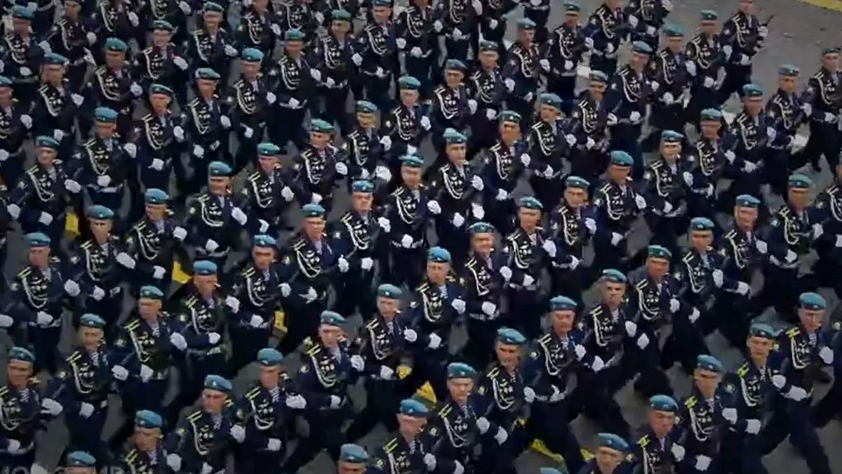 Началось движение пеших парадных расчетов на Параде Победы на Красной площади