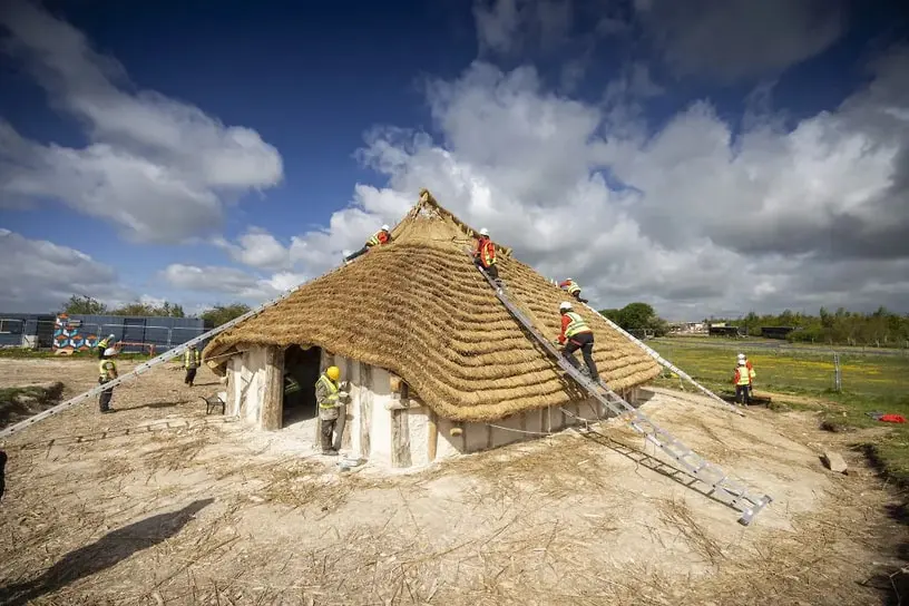 English Heritage построил зал Kusuma у Стоунхенджа, как Durrington 68-0