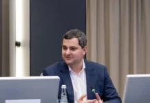 vladislav ovchinskij sobyanin i renovacziya voodushevlyayut moskvichej-pux-su-0