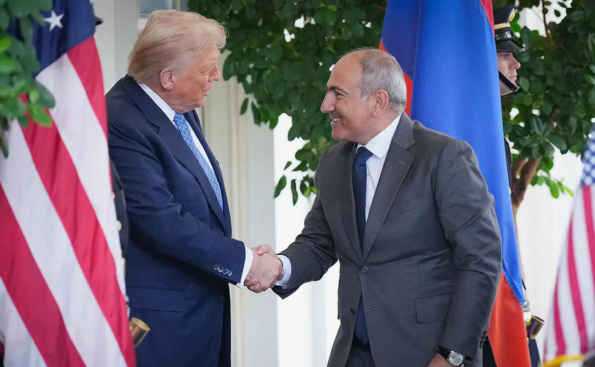 Дональд Трамп и Никол Пашинян (Andrew Harnik / Getty Images)