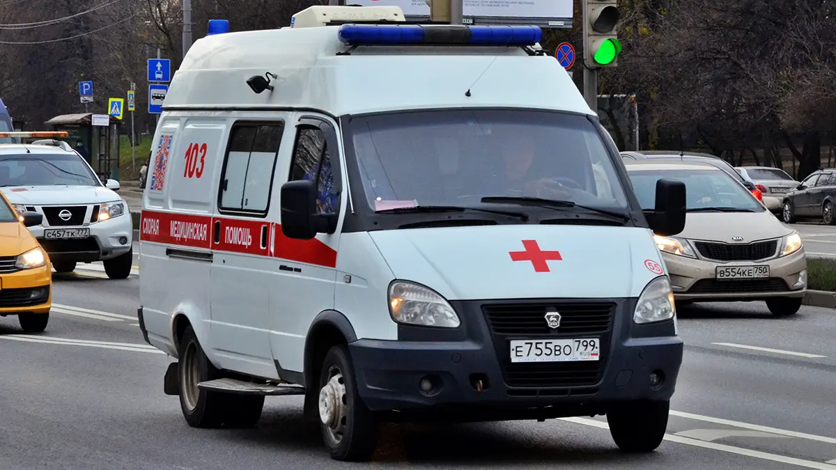 Пенсионер умер за рулем своего автомобиля на востоке Москвы: причина — «МК»