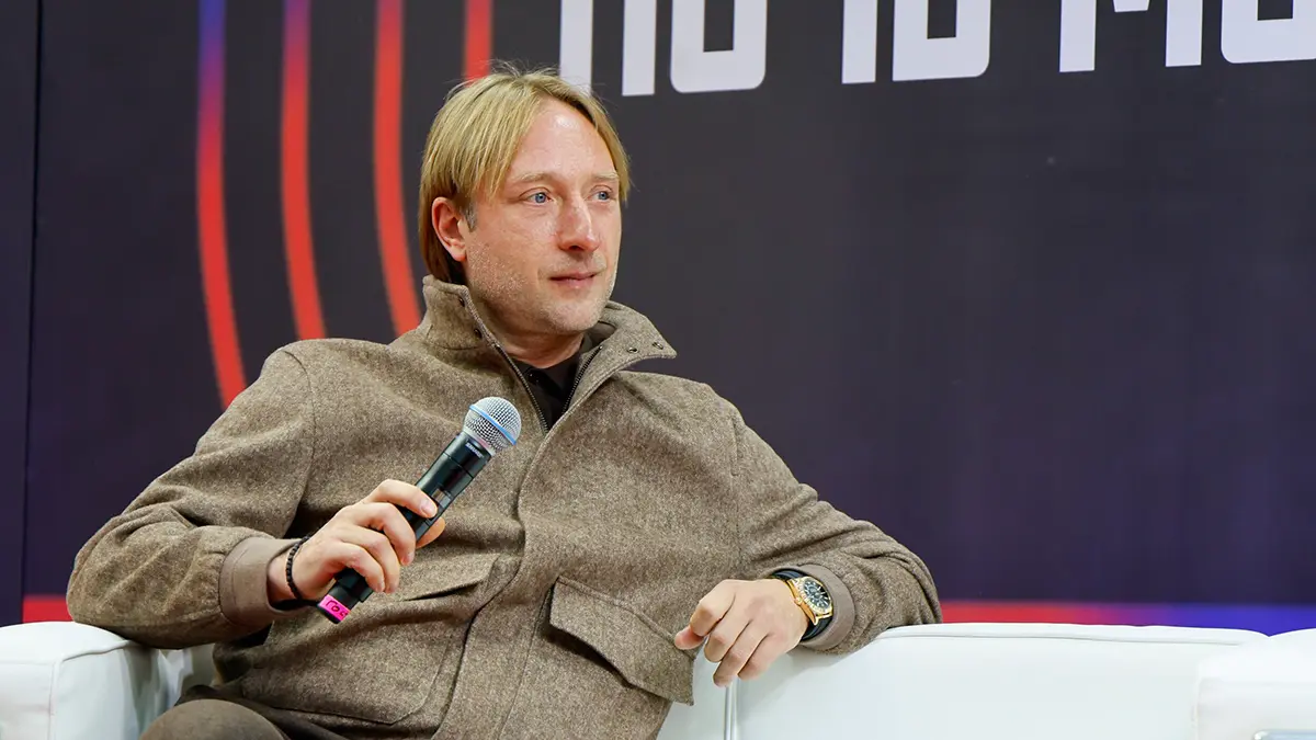 Плющенко с сыном передали привет «злюкам» после короткой программы на ЮГП