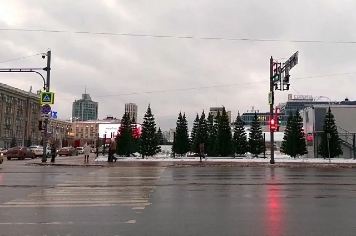 Администрация Екатеринбурга готовит город к Новому году-0