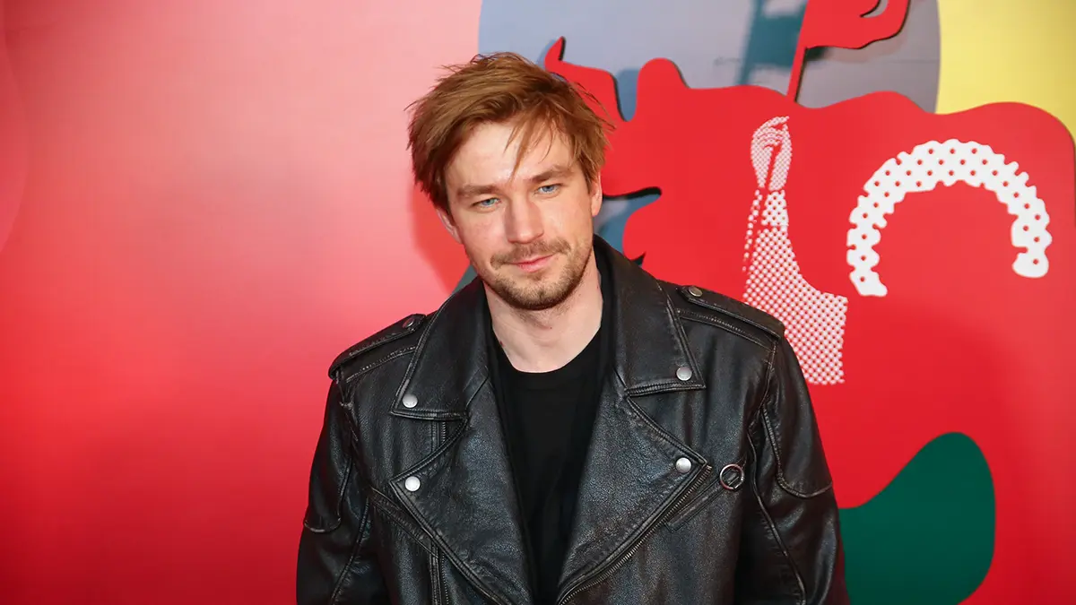 Александр Петров исполнит главную роль в третьем сезоне сериала «Фишер»