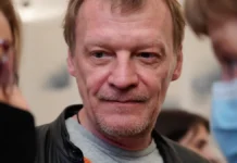 aleksej serebryakov vosstanavlivaetsya posle bronhita s optimistichnymi prognozami vrachej-journalrf-ru-0