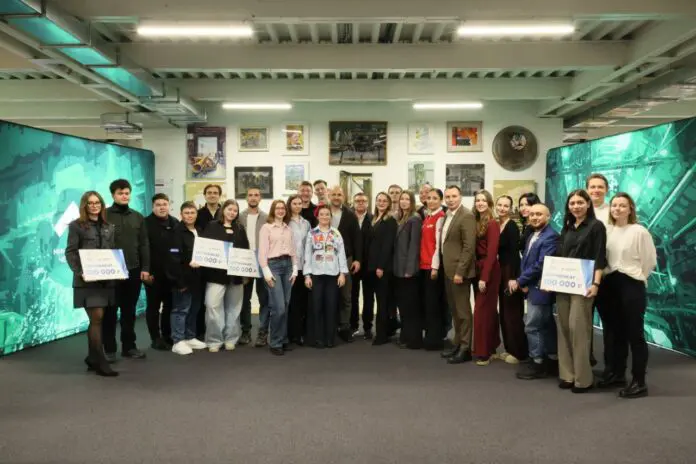 Артем Жога и Алексей Текслер запустили острый разговор о будущем-0