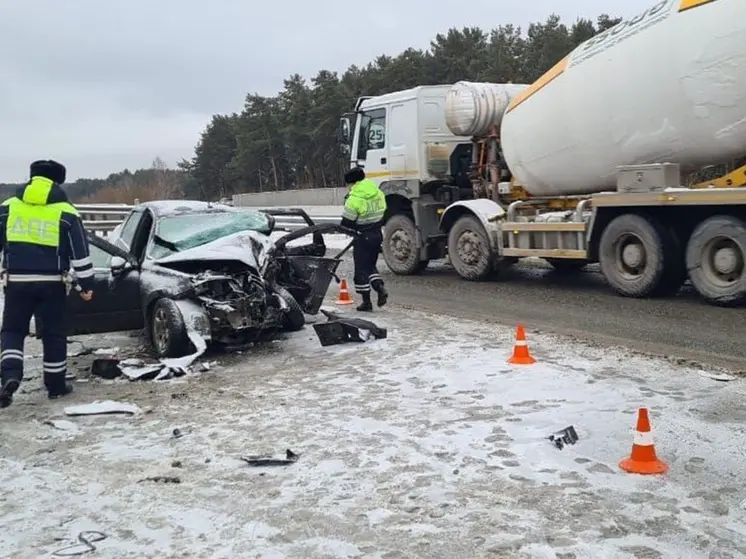 На ЕКАД погиб 56-летний водитель, перевозивший людей в аэропорт