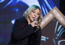 Ая из «Города-312» вновь вышла на сцену после инсульта aya iz goroda312 vnov vyshla na sczenu posle insulta-journalrf-ru-0