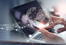 Борис Лопатин из МегаФона поясняет, как безопасно использовать интернет boris lopatin iz megafona poyasnyaet kak bezopasno ispolzovat internet-journalrf-ru-0