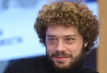 Динозавр на Хай-Лайн в Нью-Йорке восхитил блогера dinozavr na hajlajn v nyujorke voshitil blogera-journalrf-ru-0