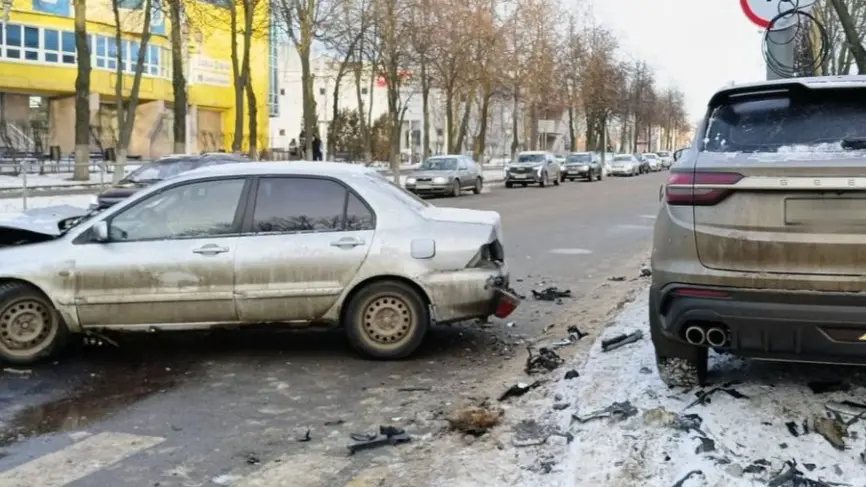 Женщина и двое подростков пострадали в результате ДТП в Подмосковье