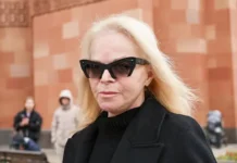 Лариса Долина готовит обращение к Евгению Бабичеву о компромиссе larisa dolina gotovit obrashhenie k evgeniyu babichevu o kompromisse-journalrf-ru-0