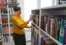 Максим Древаль и общество «Знание» чествуют библиотекарей maksim dreval i obshhestvo znanie chestvuyut bibliotekarej-journalrf-ru-0