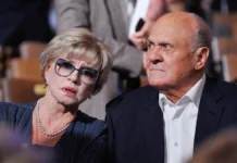 Мария Кукушкина и Театр Пушкина прощаются с легендой Верой Алентовой mariya kukushkina i teatr pushkina proshhayutsya s legendoj veroj alentovoj-journalrf-ru-0