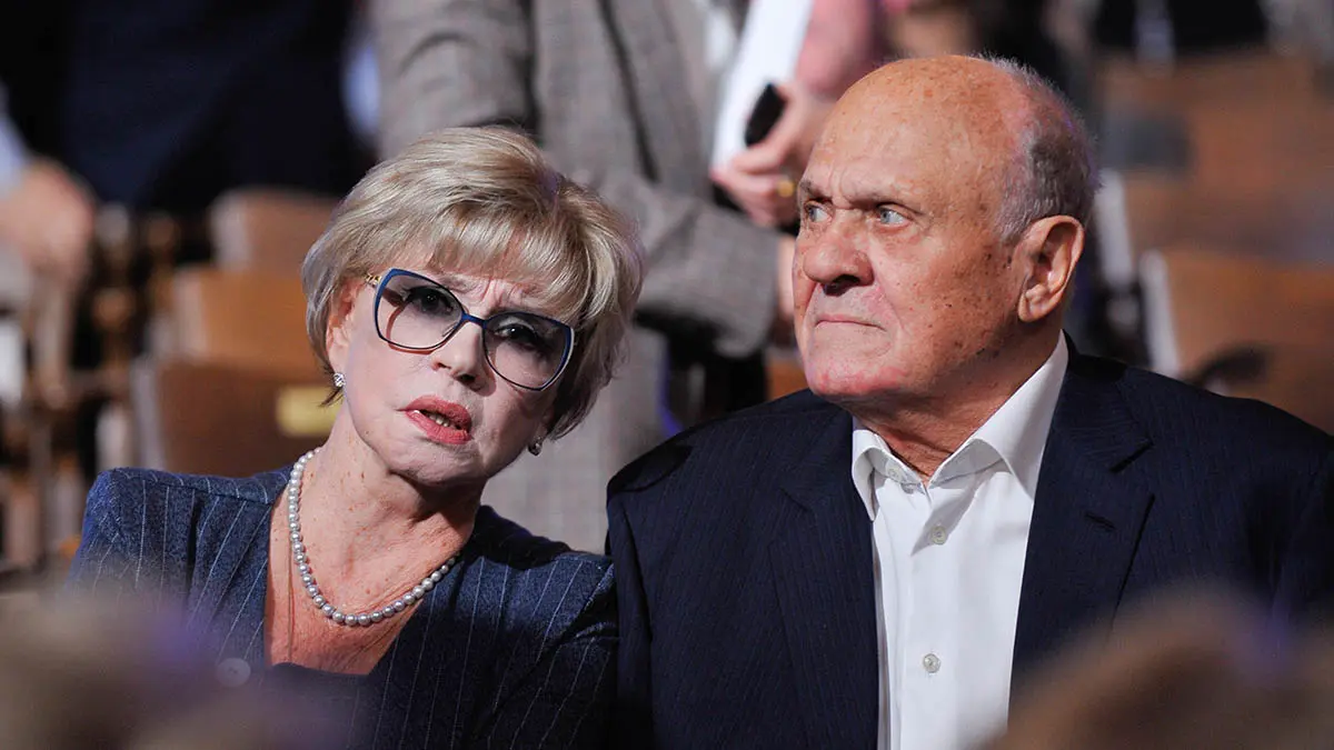 «До встречи»: невестка Меньшовой вышла на связь после смерти Алентовой