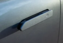 Exeed Exlantix ET оснащён ручками, которые разбивают лёд и защищают зимой osnashhyon ruchkami kotorye razbivayut lyod i zashhishhayut zimoj-journalrf-ru-0