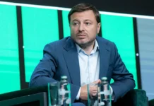 Сергей Хотимский от Совкомбанка за равные правила игры sergej hotimskij ot sovkombanka za ravnye pravila igry-journalrf-ru-0