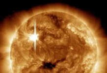 Солнечная вспышка и корональная дыра вызывают ожидание магнитных бурь solnechnaya vspyshka i koronalnaya dyra vyzyvayut ozhidanie magnitnyh bur-journalrf-ru-0