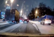 Сотрудники ДПС в Зеленограде быстро восстановили порядок на московских улицах sotrudniki dps v zelenograde bystro vosstanovili poryadok na moskovskih uliczah-journalrf-ru-0