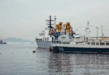 Тихоокеанский флот проводил ветеранов на кораблях «Кореец», «БТ-215» и «БТ-114» tihookeanskij flot provodil veteranov na korablyah koreecz bt215 i bt114-journalrf-ru-0