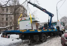 В Екатеринбурге Денис Паслер и Алексей Орлов приостановили демонтаж НТО v ekaterinburge denis pasler i aleksej orlov priostanovili demontazh nto-journalrf-ru-0