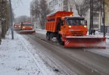 v ekaterinburge dorozhnye sluzhby uskorili vyvoz snega za vyhodnye-journalrf-ru-0