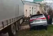 В городе Выкса Нижегородской области фура остановилась у церкви Иоанна Богослова v gorode vyksa nizhegorodskoj oblasti fura ostanovilas u czerkvi ioanna bogoslova-journalrf-ru-0