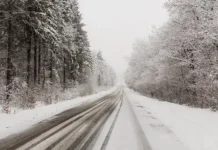 В Мурманской области закрыты трассы из-за сильной метели, но помощь доступна v murmanskoj oblasti zakryty trassy izza silnoj meteli no pomoshh dostupna-journalrf-ru-0
