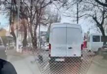 В Одессе зафиксирован драматический побег из военкомата на видео v odesse zafiksirovan dramaticheskij pobeg iz voenkomata na video-journalrf-ru-0