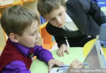 Владимир Путин и Максим Пратусевич обсуждают обучение мышлению в эпоху ИИ vladimir putin i maksim pratusevich obsuzhdayut obuchenie myshleniyu v epohu ii-journalrf-ru-0