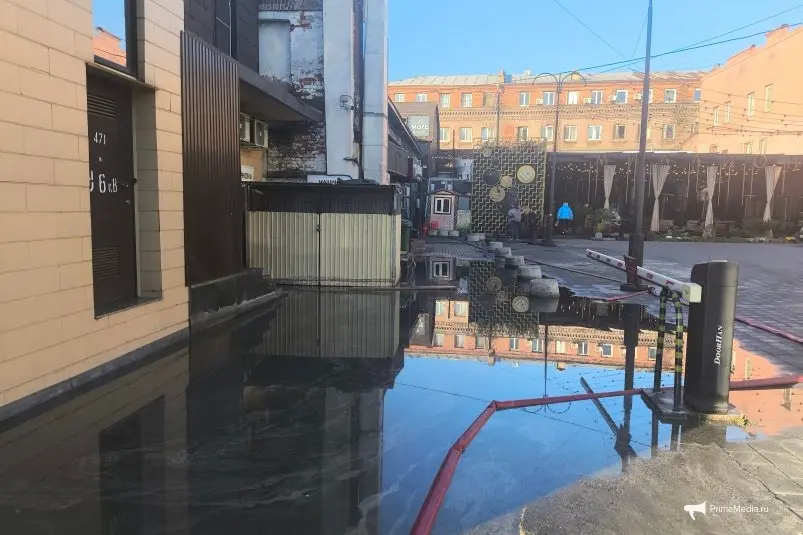 Течь в центре Владивостока Андрей Сухарьков, ИА PrimaMedia