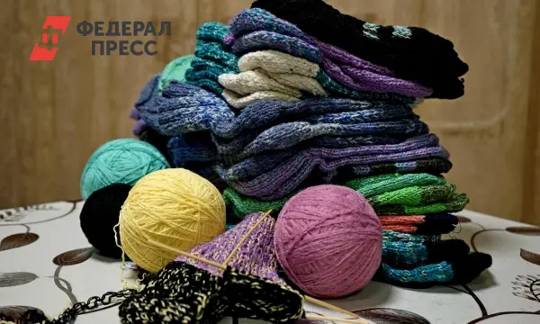 Заключенные женской колонии №4 вяжут для бойцов СВО-0