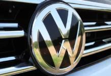 Volkswagen завершает производство в Дрездене, открывая новый этап zavershaet proizvodstvo v drezdene otkryvaya novyj etap-journalrf-ru-0