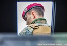 Борис Писториус и Фридрих Мерц укрепляют 26-й десантный полк Бундесвера boris pistorius i fridrih mercz ukreplyayut 26j desantnyj polk bundesvera-journalrf-ru-0