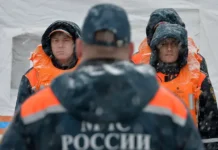 Илья и Сергей провалились на снегоходе в Белоярском водохранилище ilya i sergej provalilis na snegohode v beloyarskom vodohranilishhe-journalrf-ru-0