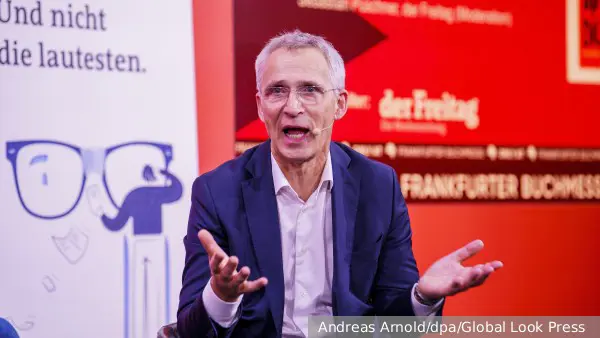 Экс-генсек НАТО заявил о важности диалога с Россией, как с соседом