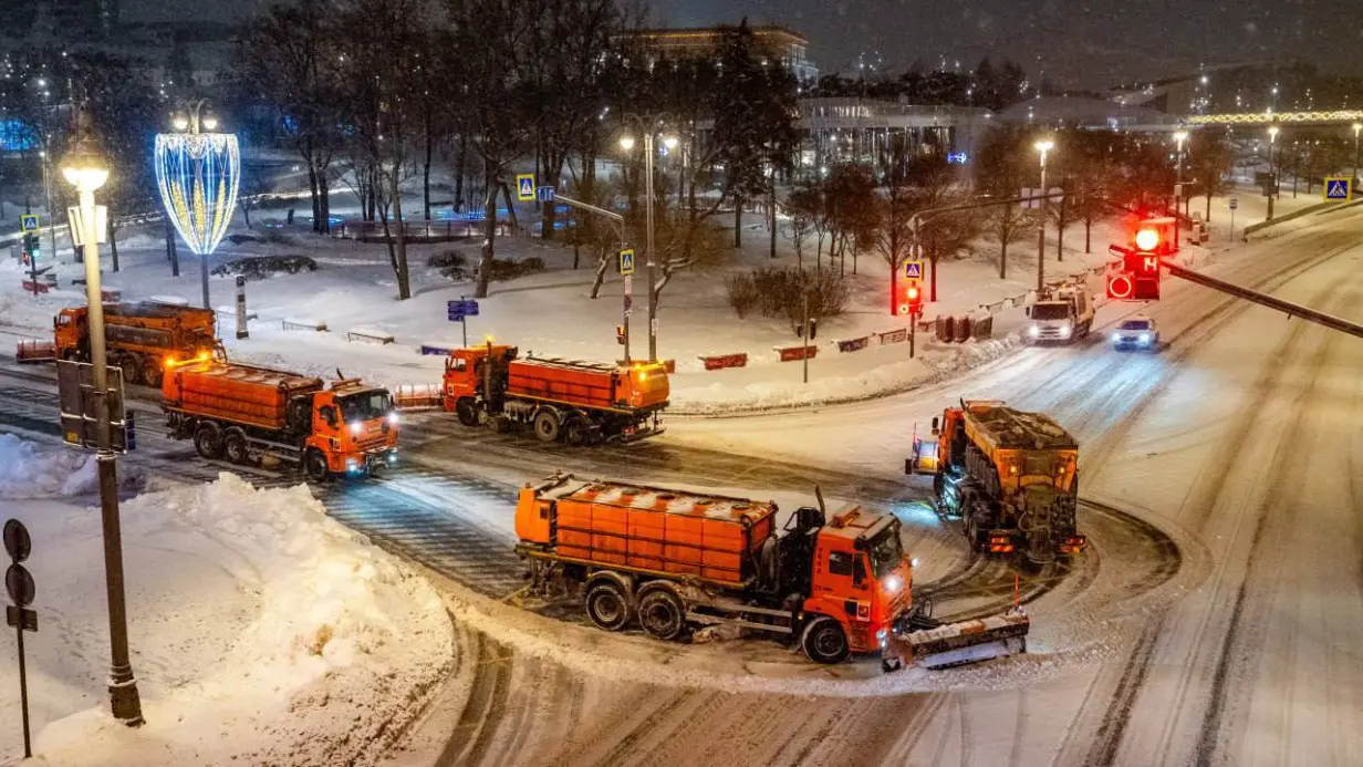 Городские службы работают в усиленном режиме из-за ожидаемого сильного снегопада