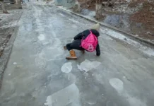 prokuratura vladivostoka pomozhet shkolnicze s travmoj golovy na ldu-journalrf-ru-0