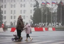 Россия и Владимир Путин ответили на переименование районов Луганска rossiya i vladimir putin otvetili na pereimenovanie rajonov luganska-journalrf-ru-0