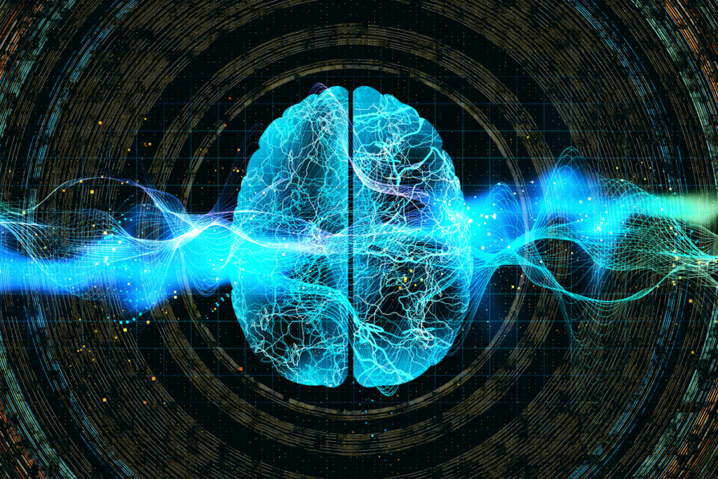 Светящаяся голограмма мозга с цветными линиями на темном фоне